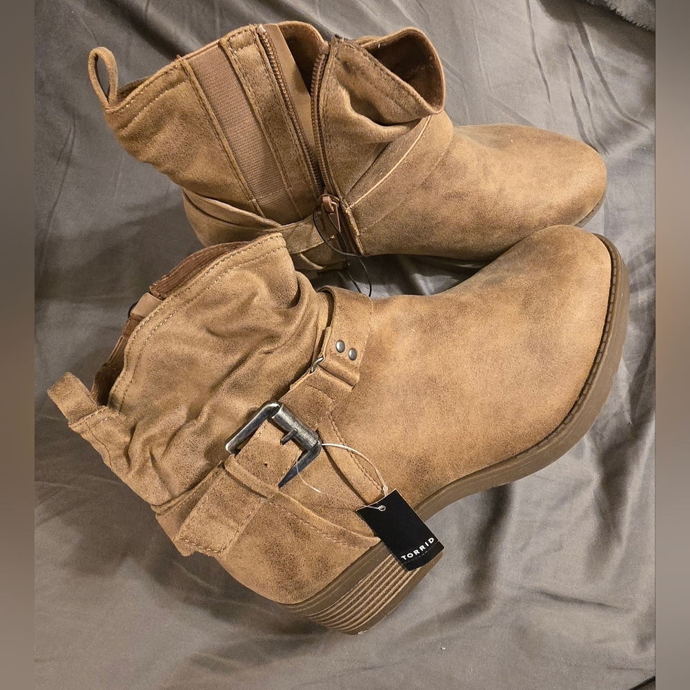 New - Never Worn Size 10 Torrid  Slouchy Tan Ankle Boots